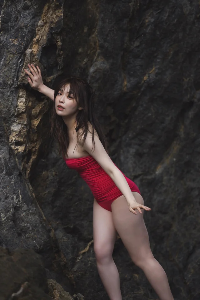 津田塾卒の異色アイドル・塩見きら、1st写真集『きらららぽん』で大胆すぎる挑戦！