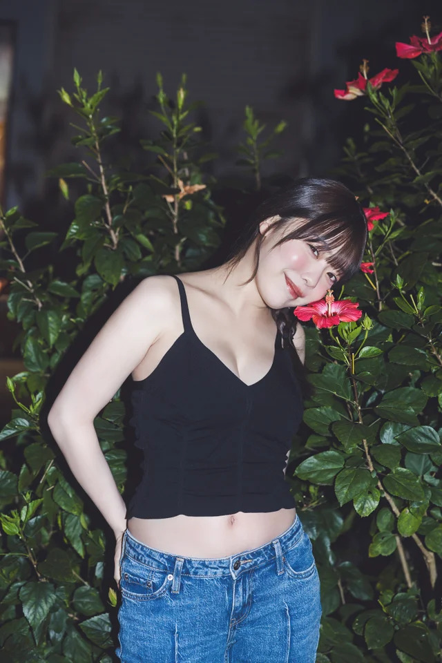 津田塾卒の異色アイドル・塩見きら、1st写真集『きらららぽん』で大胆すぎる挑戦！