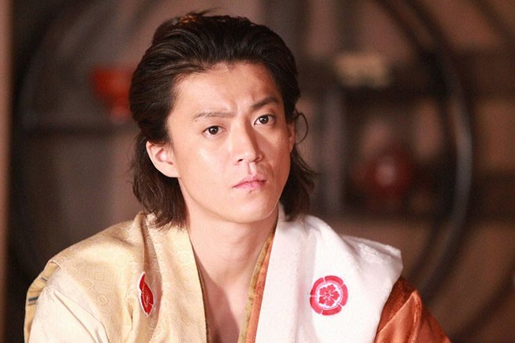 小栗旬はなぜ信長を何度も演じるのか？『信長協奏曲』が映す“迷いながらも進むリーダー像”