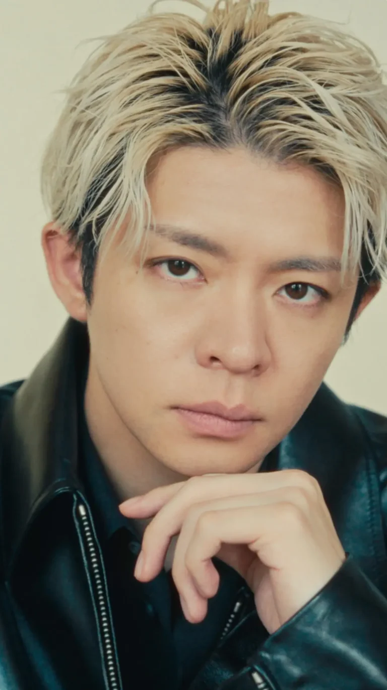 岸優太、29歳の今を語る─ファッションと対話で映し出す“新たな自分”