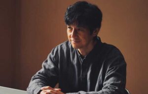 西島秀俊、27年ぶりの再会で挑む。俳優人生の新章へ ―重厚な人間ドラマに挑む役者魂