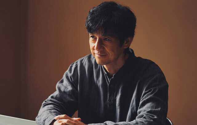西島秀俊、27年ぶりの再会で挑む。俳優人生の新章へ ―重厚な人間ドラマに挑む役者魂