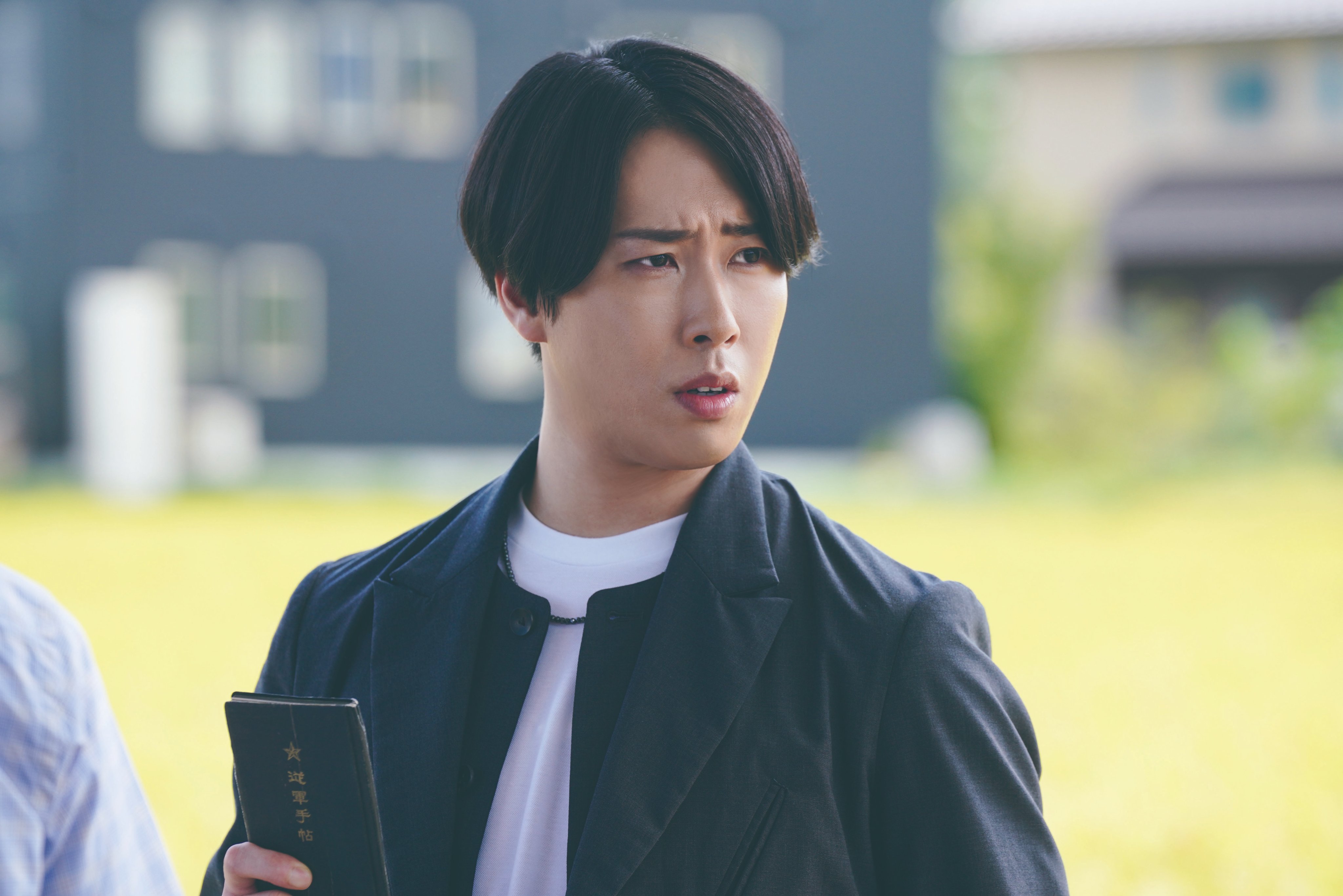 “真実にも嘘にも聞こえる男”Snow Man 宮舘涼太が放つ圧巻の存在感─映画界で評価される理由とは？