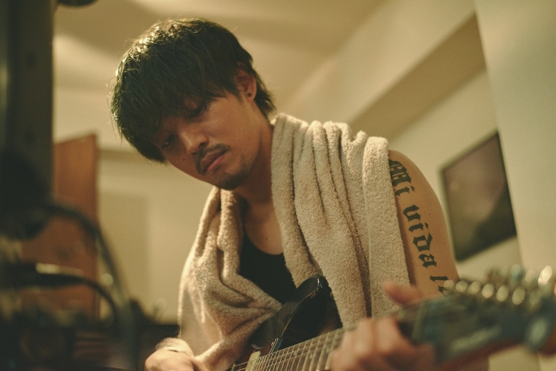 松坂桃李の今、そして進化─現場で見せた優しさと覚悟が胸を打つ
