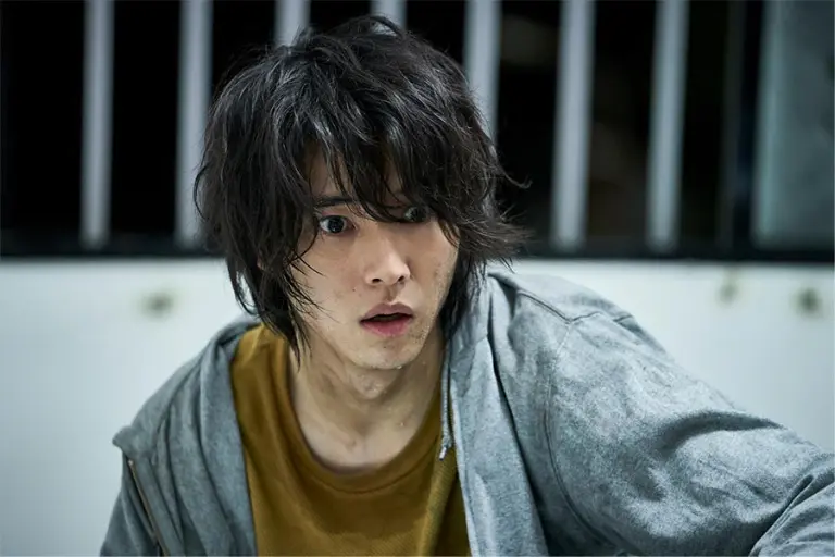 山崎賢人、ただの“イケメン俳優”で終わらせない─感情むき出しの演技に宿る本気の理由