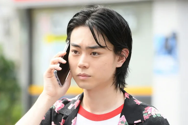 俳優・菅田将暉が挑む“大きな試練”　三谷幸喜脚本の最新ドラマで見せる覚悟