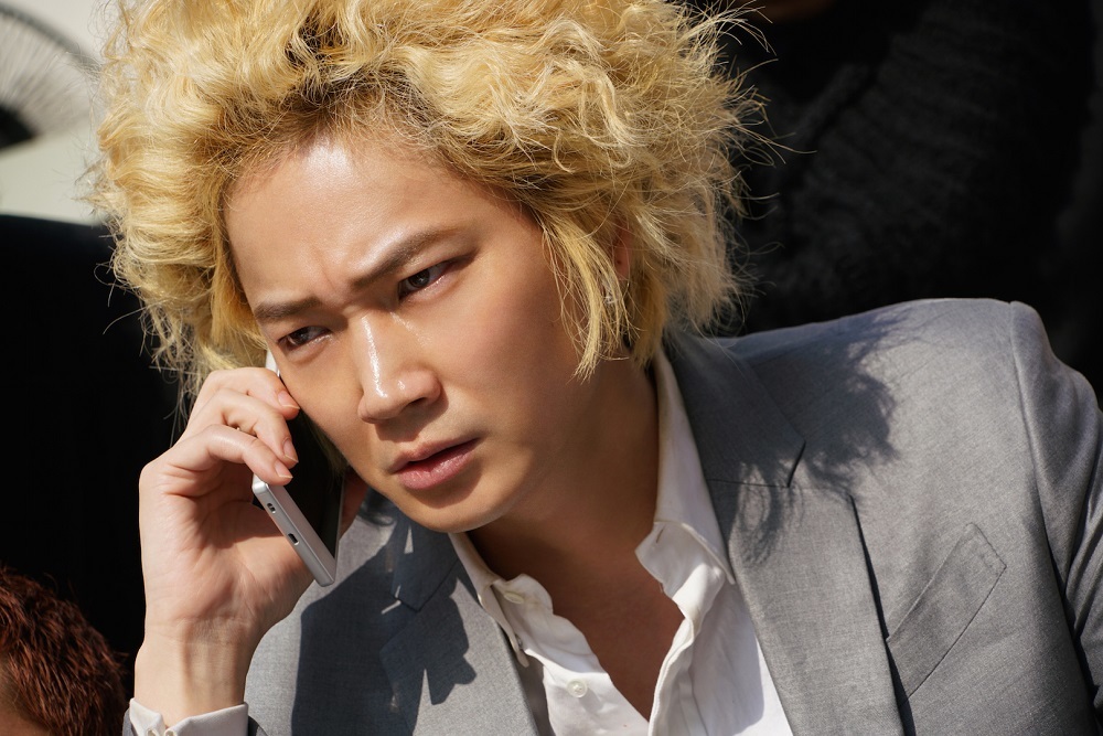 綾野剛が“愛に翻弄される男”を演じる理由─役者人生に刻んだ“唯一無二の体験”とは