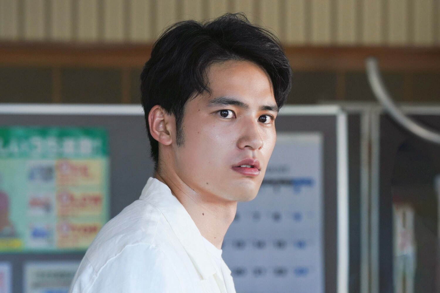 静かな熱を宿す俳優・水上恒司―止まらない進化と“見つめる演技”の魅力