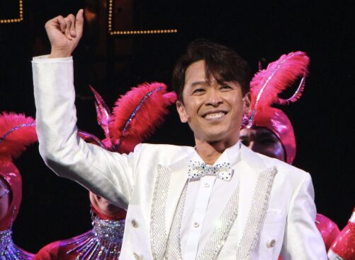 坂本昌行、“唯一無二の表現者”として進化し続ける現在地とは？舞台で見せる驚異の多才ぶり