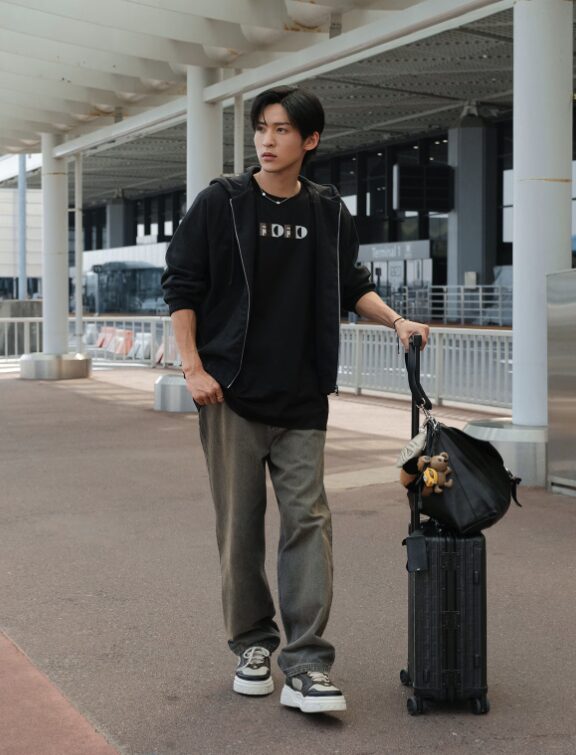 Snow Man 目黒蓮：華やかさの裏にある努力と意志。FENDIと俳優業の狭間で光る存在感