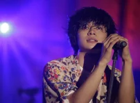 俳優・アーティスト二刀流の現在地―北村匠海が明かす10代の葛藤とこれから