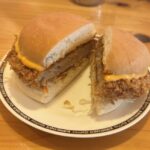 【糖質ですけど何か？】メンチの夢を見た…コメダの“ドデカバーガー”で満腹よりもモヤモヤ!?