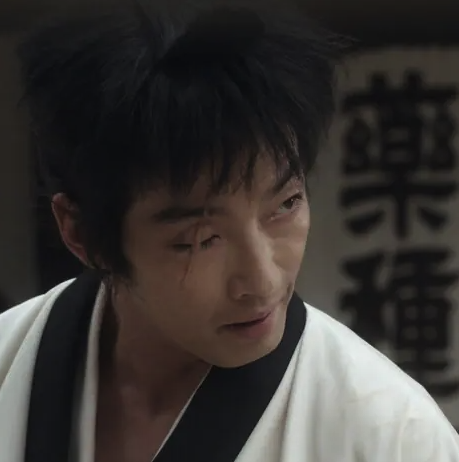 俳優・森山未來が体現する「生きる演技」─時代劇という舞台で放たれる覚悟