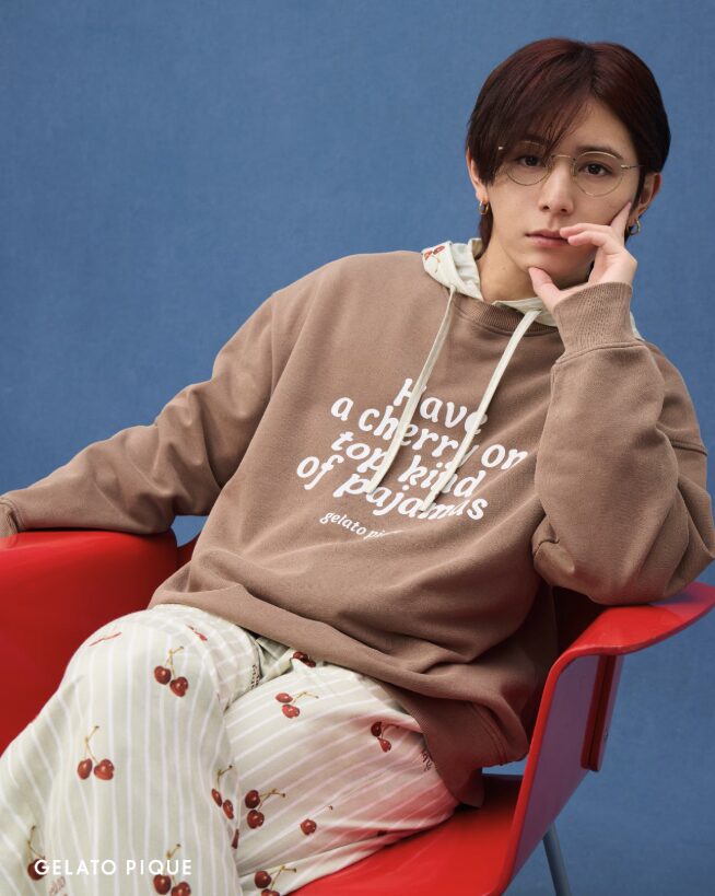 山田涼介、ジェラピケの冬をまとう。ふんわり温かい“おうち時間”ビジュアル公開