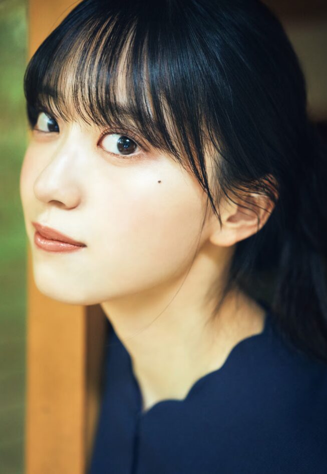 13thシングルで初センター!櫻坂46・村井優、週刊少年マガジン巻頭8Pで魅せた“変化の瞬間”