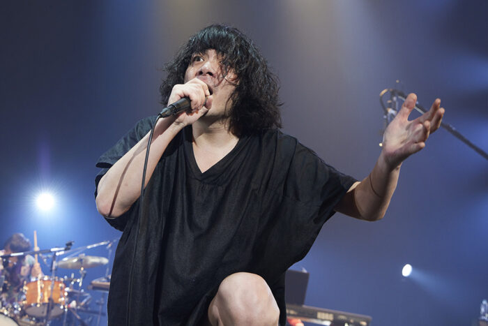 峯田和伸という存在:ロックと演技のあいだに鳴る“生の表現”