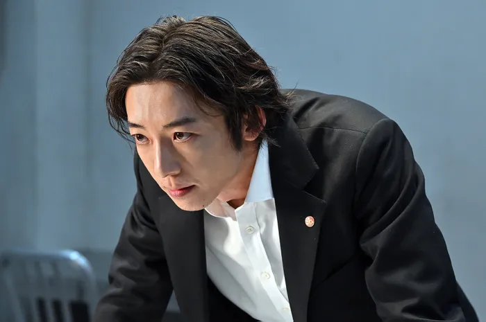 高橋一生が今、立ち止まって演じる理由 成熟期の俳優が向き合う「関わらない人生」