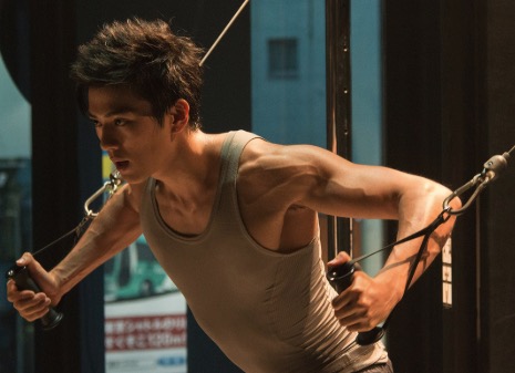 新田真剣佑はなぜ世界で戦えるのか？ゾロ役で証明した“静と動”の演技力の正体