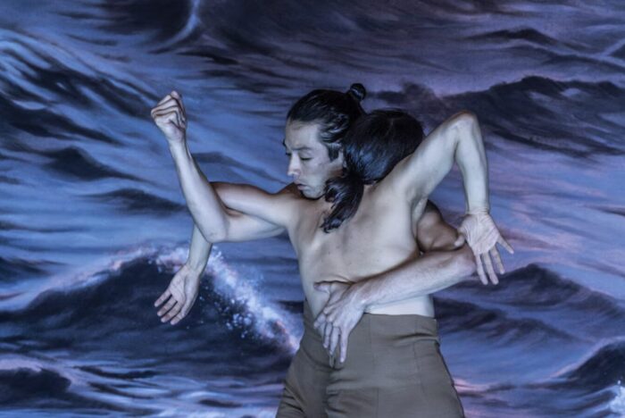 森山未來の表現はなぜ独特なのか|身体・言葉・舞台をつなぐ思考に迫る