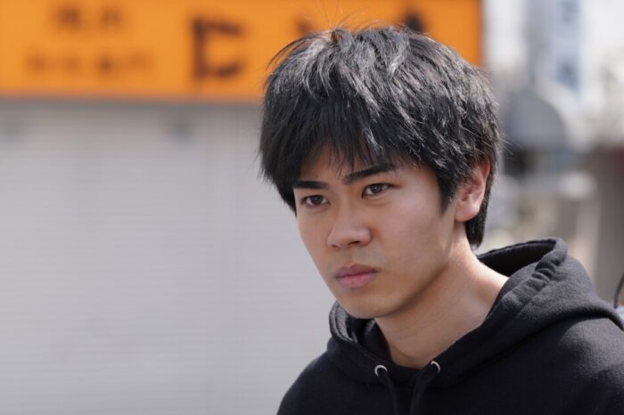 黒崎煌代の正体に迫る──映画・ドラマを横断する異例の進化とは？演技力・経歴・最新出演作から読み解く